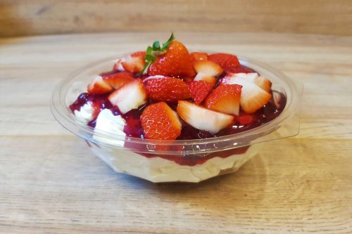 Monchou toetje met verse aardbeien